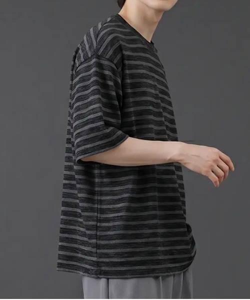 revertical（リバーティカル）の「フェードボーダー クルーネックTシャツ／グラデーション 半袖カットソー（Tシャツ/カットソー・メンズ・ベージュ/ブラック・MEDIUM/LARGE）」の12枚目の写真