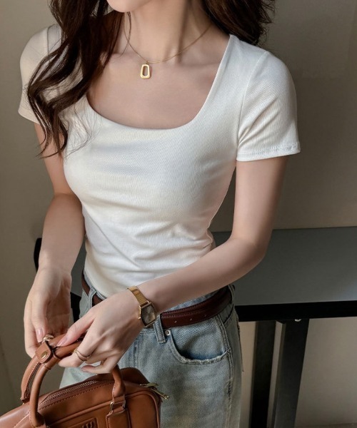 yuue' ( wear )(ユーイ)の「スクエアネック半袖Tシャツ(Tシャツ/カットソー・レディース・ブラック/ダークブラウン/ホワイト・FREE)」の7枚目の写真