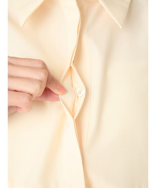 FRAY I.D（フレイアイディー）の「【LUMISHADE】ペプラムシャツ／ウォッシャブル・UVカット・防シワ・接触冷感（シャツ/ブラウス・レディース・イエロー/ネイビー/ホワイト・F）」の9枚目の写真