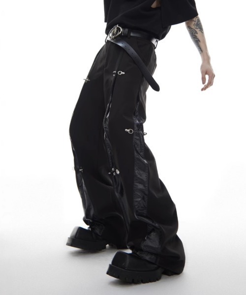 SHIBUYA Zy.(シブヤジー)の「Dark veil structure ワイドレイヤードパンツ(その他パンツ・メンズ・ブラック・L/M/S)」の3枚目の写真