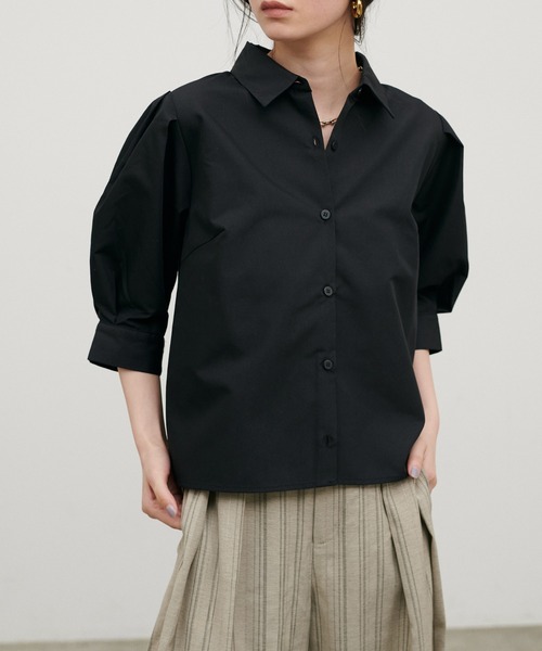 LARUTA（ラルータ）の「【LARUTA】［Web限定］ボリュームスリーブクロップドブラウス（シャツ/ブラウス・レディース・ピンク/ブラック/オフホワイト/ブルー・FREE）」の3枚目の写真