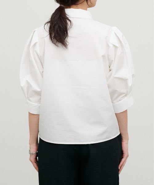 LARUTA（ラルータ）の「【LARUTA】［Web限定］ボリュームスリーブクロップドブラウス（シャツ/ブラウス・レディース・ピンク/ブラック/オフホワイト/ブルー・FREE）」の5枚目の写真