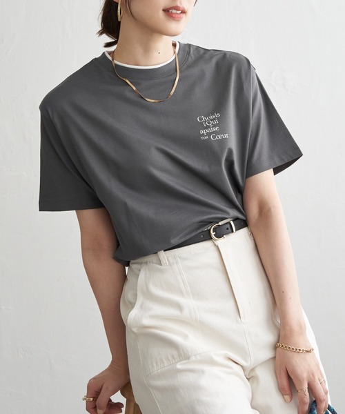 ikka(イッカ)の「【接触冷感】裾レイヤードプリントTシャツ(Tシャツ/カットソー・レディース・ベージュ/ネイビー/チャコール/グレイッシュベージュ/サックスブルー/グリーン・M/L/S)」の2枚目の写真