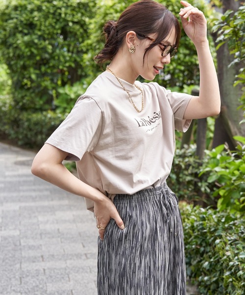 ikka(イッカ)の「【接触冷感】裾レイヤードプリントTシャツ(Tシャツ/カットソー・レディース・ベージュ/ネイビー/チャコール/グレイッシュベージュ/サックスブルー/グリーン・M/L/S)」の11枚目の写真