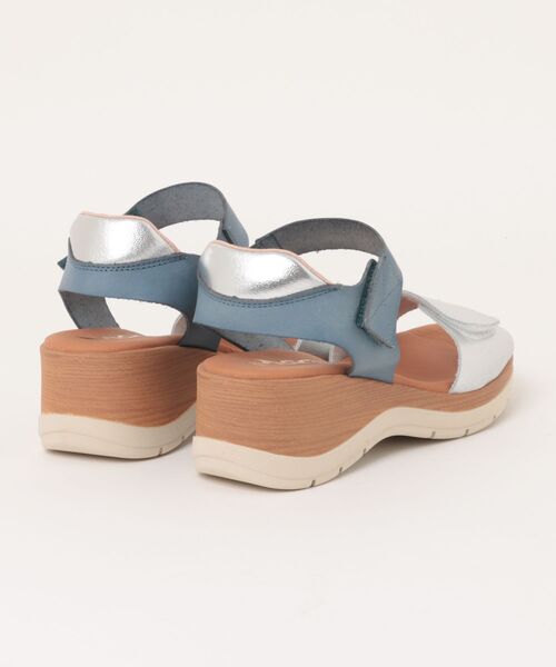 inter-chaussures(インターショシュール)の「【Marila】異素材コンビウエッジサンダル (E2121E)(サンダル・レディース・ブルー系その他/ブラウン系その他・36/38/35/37/39)」の3枚目の写真