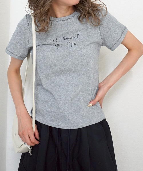 gossara(ゴサラ)の「【さりげない存在感】シアー手書きロゴT(Tシャツ/カットソー・レディース・ホワイト/グレー・FREE)」の4枚目の写真