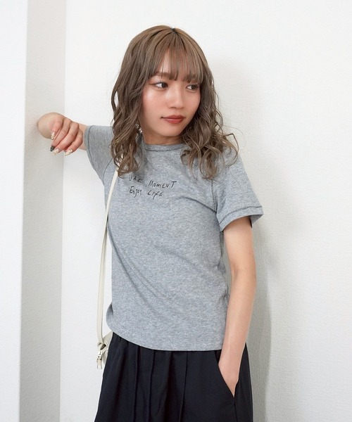 gossara(ゴサラ)の「【さりげない存在感】シアー手書きロゴT(Tシャツ/カットソー・レディース・ホワイト/グレー・FREE)」の11枚目の写真