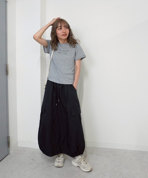 gossara(ゴサラ)の「【さりげない存在感】シアー手書きロゴT(Tシャツ/カットソー・レディース・ホワイト/グレー・FREE)」の12枚目の写真