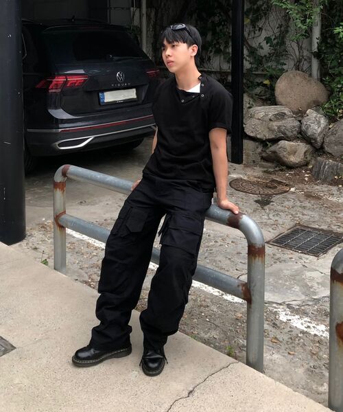 P.IN.O(ピインオ)の「コットンスナップショートスリーブ - ブラック(Tシャツ/カットソー・メンズ・その他・MEDIUM/LARGE)」の7枚目の写真