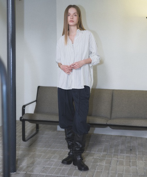 GENERAL IDEA(ジェネラルアイデア)の「【GENERAL IDEA】ルーズフィットボタンラップストライプシャツ / LOOSE FIT BUTTON WRAP STRIPED SHIRT(シャツ/ブラウス・レディース・ベージュ/ホワイト・L/M/S)」の2枚目の写真