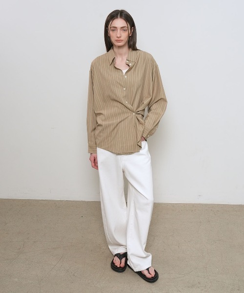GENERAL IDEA(ジェネラルアイデア)の「【GENERAL IDEA】ルーズフィットボタンラップストライプシャツ / LOOSE FIT BUTTON WRAP STRIPED SHIRT(シャツ/ブラウス・レディース・ベージュ/ホワイト・L/M/S)」の11枚目の写真