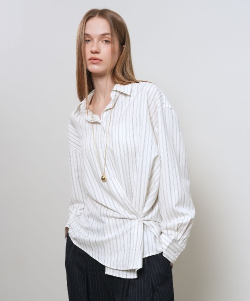 GENERAL IDEA(ジェネラルアイデア)の「【GENERAL IDEA】ルーズフィットボタンラップストライプシャツ / LOOSE FIT BUTTON WRAP STRIPED SHIRT(シャツ/ブラウス・レディース・ベージュ/ホワイト・L/M/S)」の12枚目の写真