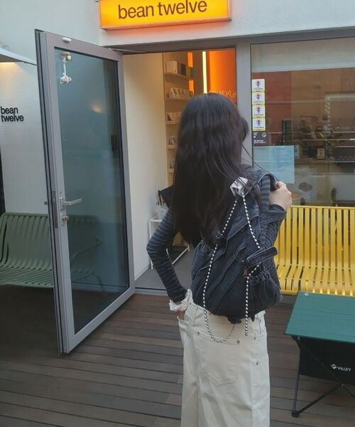 CREAM SODA LAB(クリームソーダラボ)の「トラック切り替えウォッシュドデニムスリングバックブラック(メッセンジャーバッグ・レディース・その他・FREE)」の5枚目の写真