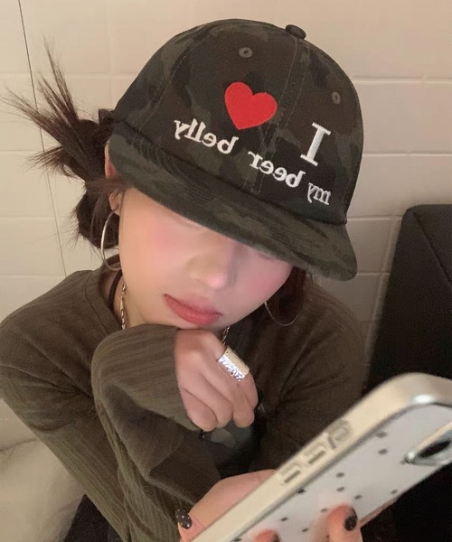 LA VORAGINE（ラ ヴォラジネ）の「Love logo embroidery cap（キャップ・レディース・BROWN/KHAKI・FREE）」の13枚目の写真