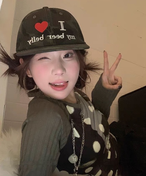 LA VORAGINE（ラ ヴォラジネ）の「Love logo embroidery cap（キャップ・レディース・BROWN/KHAKI・FREE）」の8枚目の写真