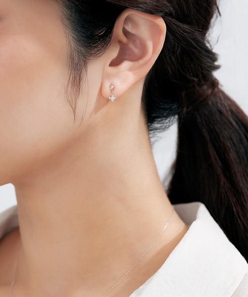 Jewel closet by L&Co.(ジュエルクローゼットバイエルアンドコー)の「K10 フラワー モチーフ ピアス(ピアス(両耳用)・レディース・ホワイトゴールド/ピンクゴールド・FREE)」の11枚目の写真