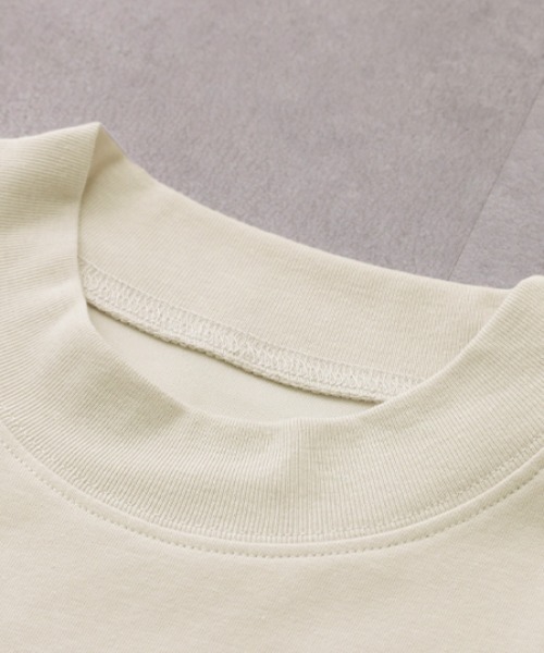 HUG.U(ハグユー)の「UVカット × 接触冷感 モックネックTシャツ(Tシャツ/カットソー・レディース・アイボリー/ブルー/ライム/ブラック・FREE)」の6枚目の写真