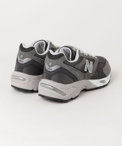 NEW BALANCE(ニューバランス)の「880R(スニーカー・メンズ・グレー/ブラック/ライトグレー・22.0cm/22.5cm/23.0cm/23.5cm/27.0cm/27.5cm/28.0cm/28.5cm/29.0cm/30.0cm/24.0cm/24.5cm/25.0cm/25.5cm/26.0cm/26.5cm)」の15枚目の写真