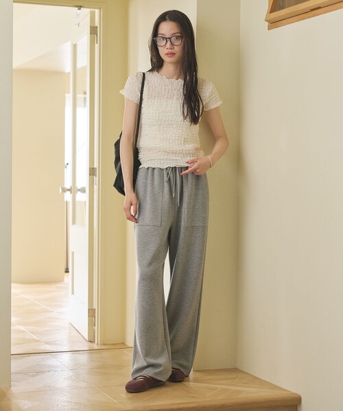 BEAUTY&YOUTH UNITED ARROWS(ビューティーアンドユースユナイテッドアローズ)の「【WEB限定】シュリンクレース プルオーバー(Tシャツ/カットソー・レディース・オフホワイト/ブラック/ライトブルー・FREE)」の9枚目の写真