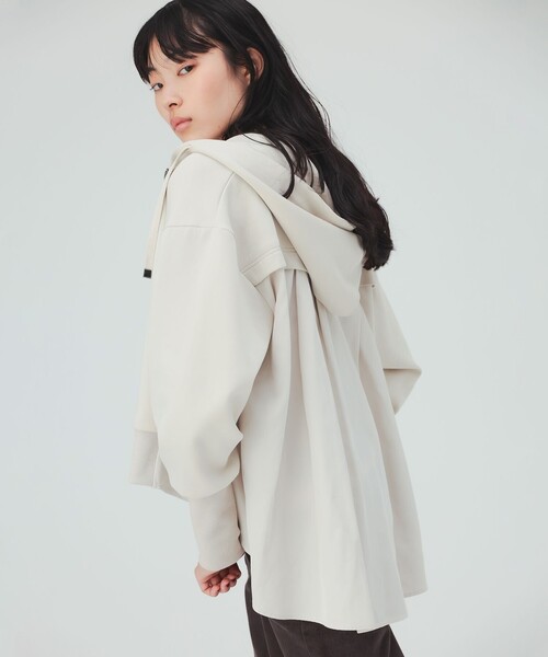 BEAMS HEART(ビームスハート)の「異素材 フレア パーカー(パーカー・レディース・グレー/ブラック/ホワイト系その他5・FREE)」の1枚目の写真