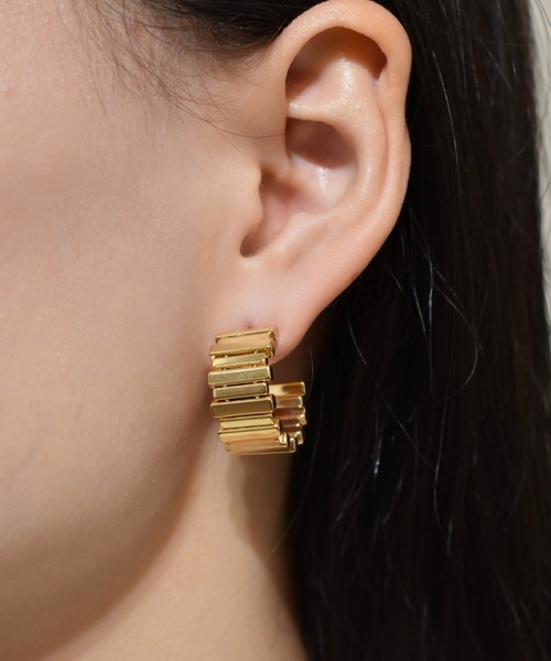 kiehtova(キエトヴァ)の「【kiehtova】MODERN BOLD HOOP PIERCE/モダン ボールド フープ ピアス(ピアス(両耳用)・レディース・ゴールド/シルバー・FREE)」の2枚目の写真