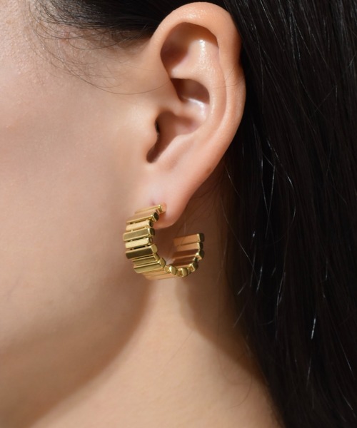 kiehtova(キエトヴァ)の「【kiehtova】MODERN BOLD HOOP PIERCE/モダン ボールド フープ ピアス(ピアス(両耳用)・レディース・ゴールド/シルバー・FREE)」の7枚目の写真