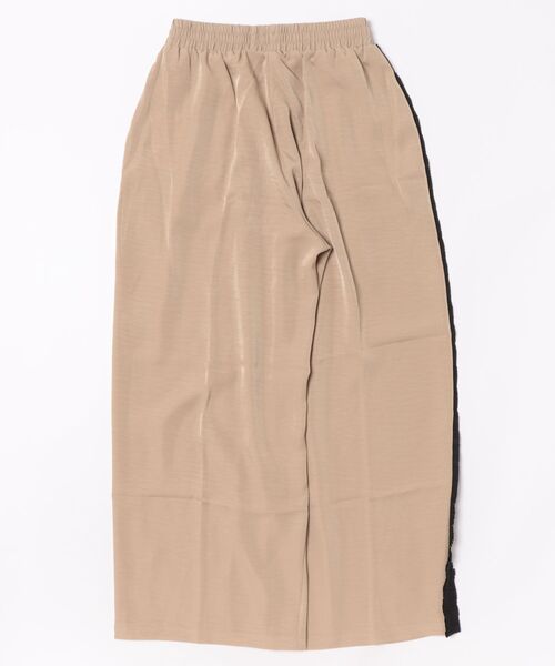 Jines(ジネス)の「ヴィンテージサテンサイドフリルパンツ(その他パンツ・レディース・ベージュ/ブラック/チャコールグレー・38)」の4枚目の写真