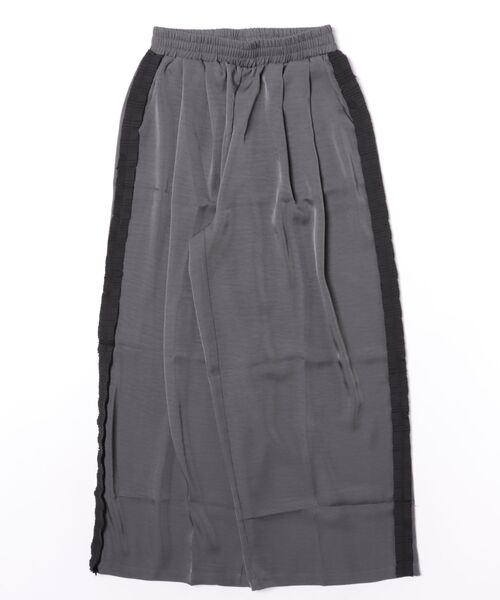 Jines(ジネス)の「ヴィンテージサテンサイドフリルパンツ(その他パンツ・レディース・ベージュ/ブラック/チャコールグレー・38)」の21枚目の写真