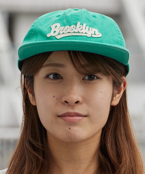 Chick(チック)の「Patch-Style Front Logo Baseball Cap / ワッペン風 フロントロゴ ベースボールキャップ フラットバイザー カジュアル ストリート レディース メンズ 2026年 夏 夏服(キャップ・レディース・ブラック/ベージュ/グリーン/ブルー/レッド・FREE)」の4枚目の写真