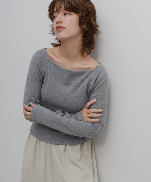 select MOCA(セレクトモカ)の「カップ付きボートネックロンT(Tシャツ/カットソー・レディース・ブラック/ブラウン/ネイビー/オフホワイト/グレー・FREE)」の3枚目の写真