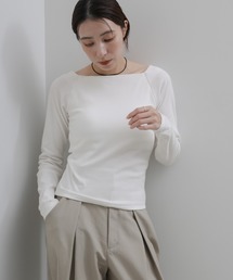 カップ付きボートネックロンT