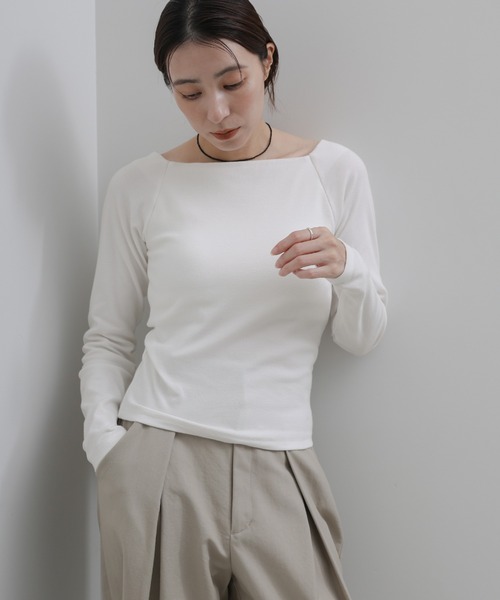 select MOCA(セレクトモカ)の「カップ付きボートネックロンT(Tシャツ/カットソー・レディース・ブラック/ブラウン/ネイビー/オフホワイト/グレー・FREE)」の2枚目の写真