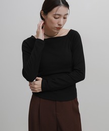 カップ付きボートネックロンT