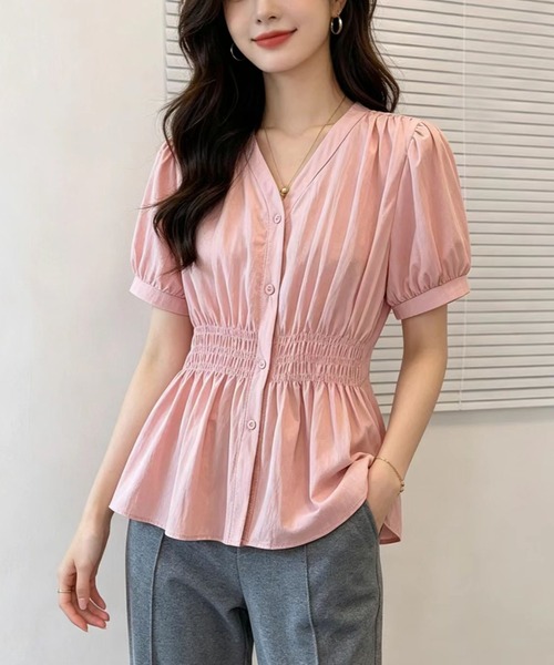 LUCPY（ラクピー）の「シャーリングペプラムパフスリーブブラウス（シャツ/ブラウス・レディース・ブラック/ホワイト/ピンク/ブルー・XXX-LARGE/XX-LARGE/X-LARGE/LARGE）」の4枚目の写真