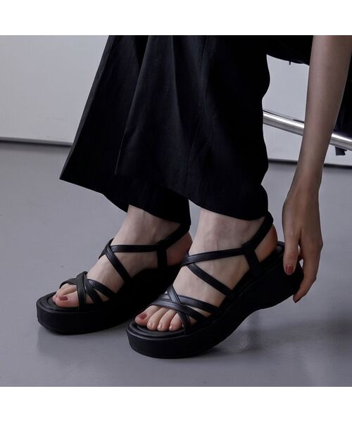 SPUR（シュプール）の「デューン マルチストラップサンダル ストラップサンダル 6.5cm -WS9054 (3カラー)（サンダル・レディース・ブラック/シルバー/アイボリー・25cm/24.5cm/24cm/23.5cm/23cm/22.5cm）」の2枚目の写真