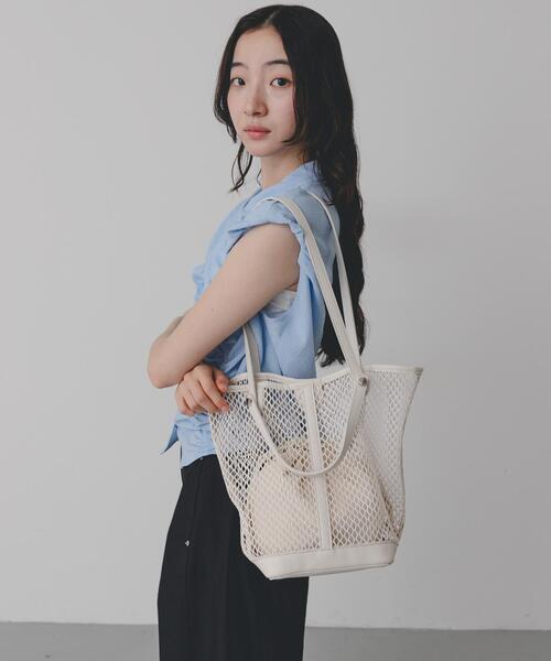 SENSE OF PLACE by URBAN RESEARCH(センスオブプレイスバイアーバンリサーチ)の「2WAYハンドルメッシュバッグ(トートバッグ・レディース・アイボリー/ブラック・ONE)」の3枚目の写真