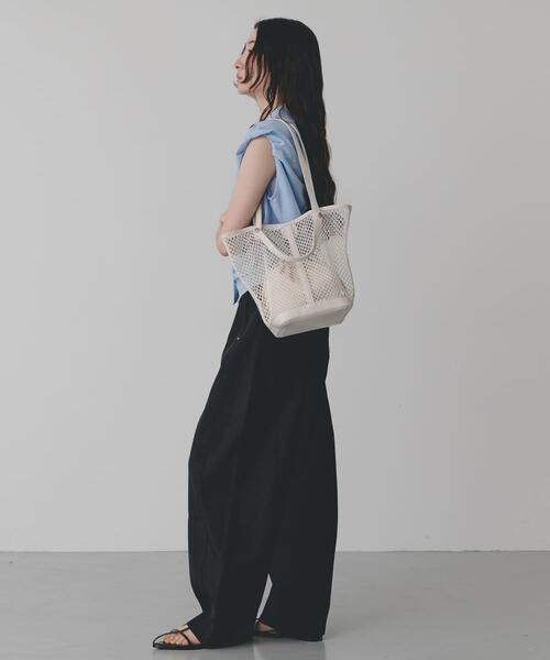 SENSE OF PLACE by URBAN RESEARCH(センスオブプレイスバイアーバンリサーチ)の「2WAYハンドルメッシュバッグ(トートバッグ・レディース・アイボリー/ブラック・ONE)」の7枚目の写真