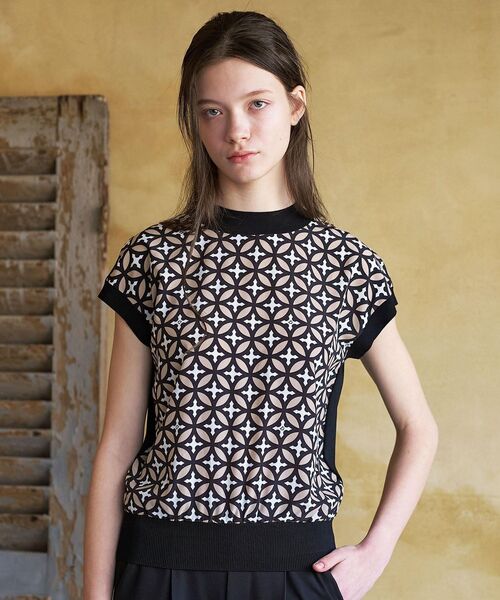 DRESSTERIOR(ドレステリア)の「【再入荷/otonaMUSE5月号掲載/ウォッシャブル】オーバーラップサークルコンビフレンチニット(ニット/セーター・レディース・ベージュ系その他4・38/36)」の1枚目の写真