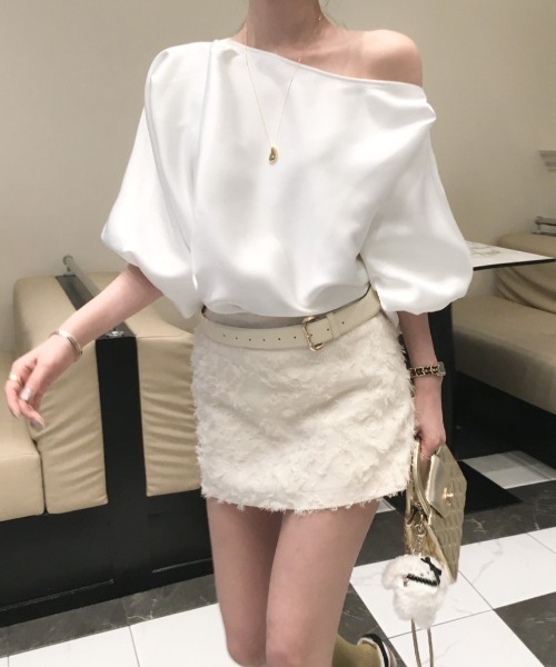 Aelina(エリナ)の「オフショルダー半袖トップス(その他トップス・レディース・ピンク/オフホワイト/ブラック・FREE)」の5枚目の写真