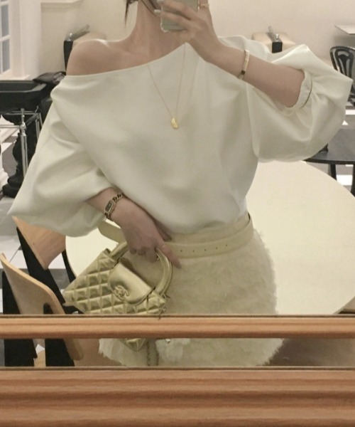 Aelina(エリナ)の「オフショルダー半袖トップス(その他トップス・レディース・ピンク/オフホワイト/ブラック・FREE)」の6枚目の写真