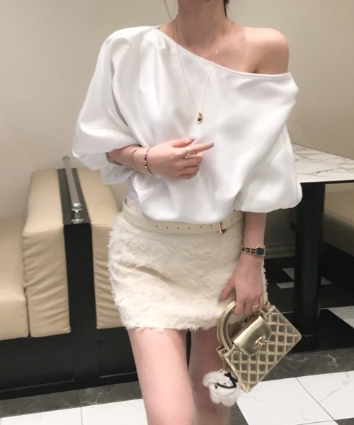 Aelina(エリナ)の「オフショルダー半袖トップス(その他トップス・レディース・ピンク/オフホワイト/ブラック・FREE)」の7枚目の写真
