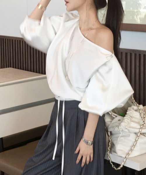 Aelina(エリナ)の「オフショルダー半袖トップス(その他トップス・レディース・ピンク/オフホワイト/ブラック・FREE)」の11枚目の写真