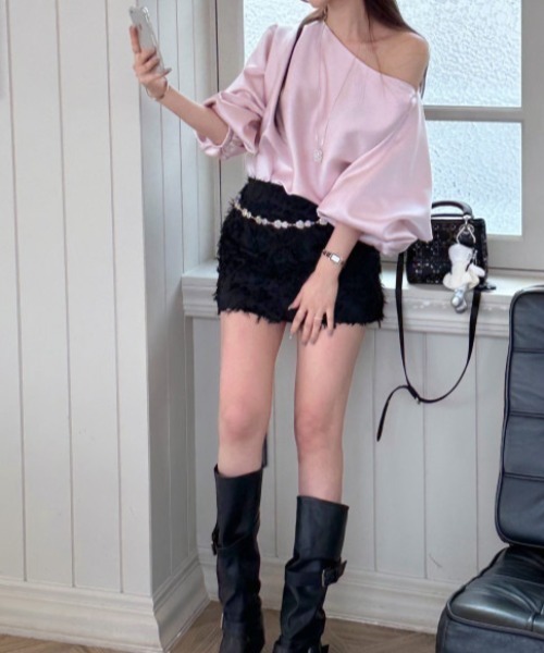 Aelina(エリナ)の「オフショルダー半袖トップス(その他トップス・レディース・ピンク/オフホワイト/ブラック・FREE)」の16枚目の写真