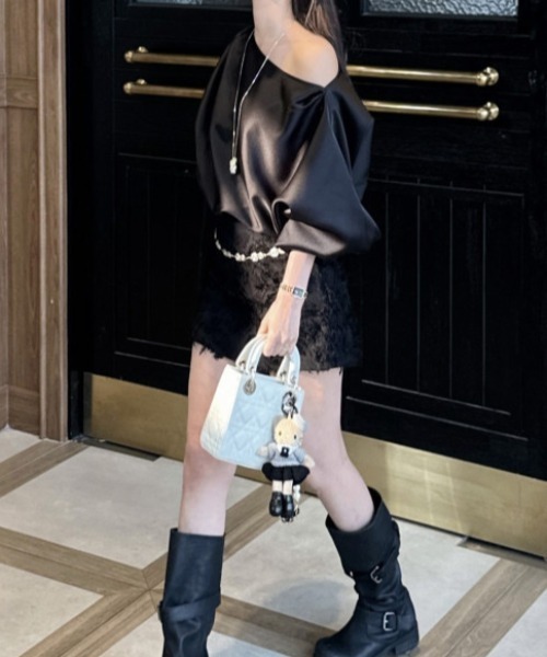 Aelina(エリナ)の「オフショルダー半袖トップス(その他トップス・レディース・ピンク/オフホワイト/ブラック・FREE)」の21枚目の写真