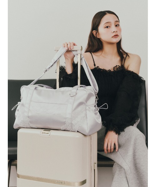 SNIDEL HOME(スナイデルホーム)の「【WEB限定カラーあり】ビジューロゴキャリーオンバッグ(トートバッグ・レディース・ピンクベージュ/ライトブルー/アイボリー/ブラック・F)」の3枚目の写真
