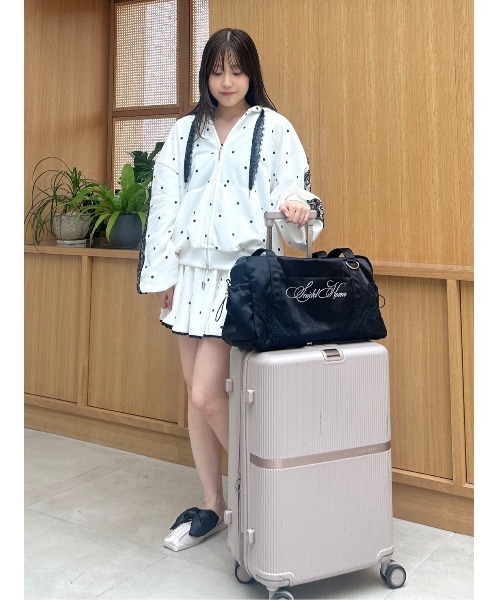SNIDEL HOME(スナイデルホーム)の「【WEB限定カラーあり】ビジューロゴキャリーオンバッグ(トートバッグ・レディース・ピンクベージュ/ライトブルー/アイボリー/ブラック・F)」の17枚目の写真