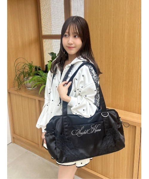 SNIDEL HOME(スナイデルホーム)の「【WEB限定カラーあり】ビジューロゴキャリーオンバッグ(トートバッグ・レディース・ピンクベージュ/ライトブルー/アイボリー/ブラック・F)」の19枚目の写真