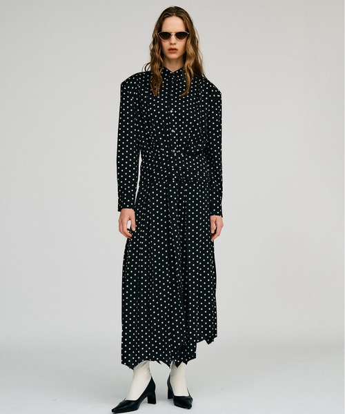 PRANK PROJECT(プランクプロジェクト)の「【2026Autumn Pre-Order】アシンメトリカルプリーツドットドレス / Asymmetrical Pleated Dot Dress(ワンピース・レディース・マルチ・38/36)」の1枚目の写真