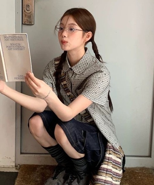 AVYL(アヴィル)の「モノトーン総柄ミニチェック半袖ショートシャツ(シャツ/ブラウス・レディース・ブラック・M)」の5枚目の写真