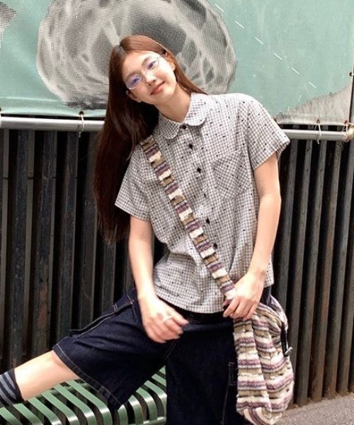 AVYL(アヴィル)の「モノトーン総柄ミニチェック半袖ショートシャツ(シャツ/ブラウス・レディース・ブラック・M)」の6枚目の写真